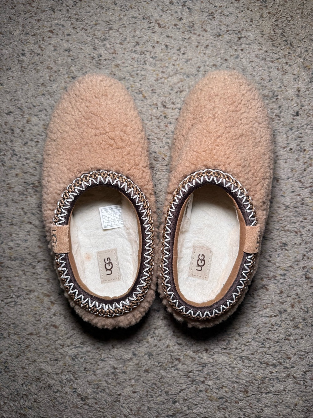 UGG Kids Cozy Slip-On Slippers - Chestnut Tan